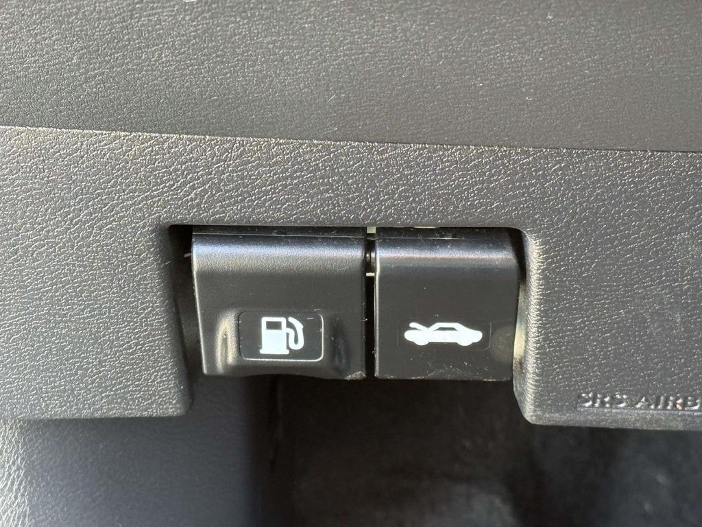 Used 2024 Black Nissan SR image 27