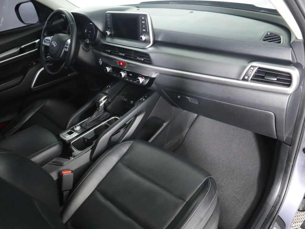 Thumbnail: 2020 Kia Telluride - 17