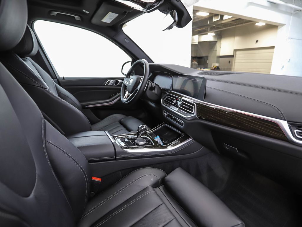 Thumbnail: 2020 BMW X5 - 29