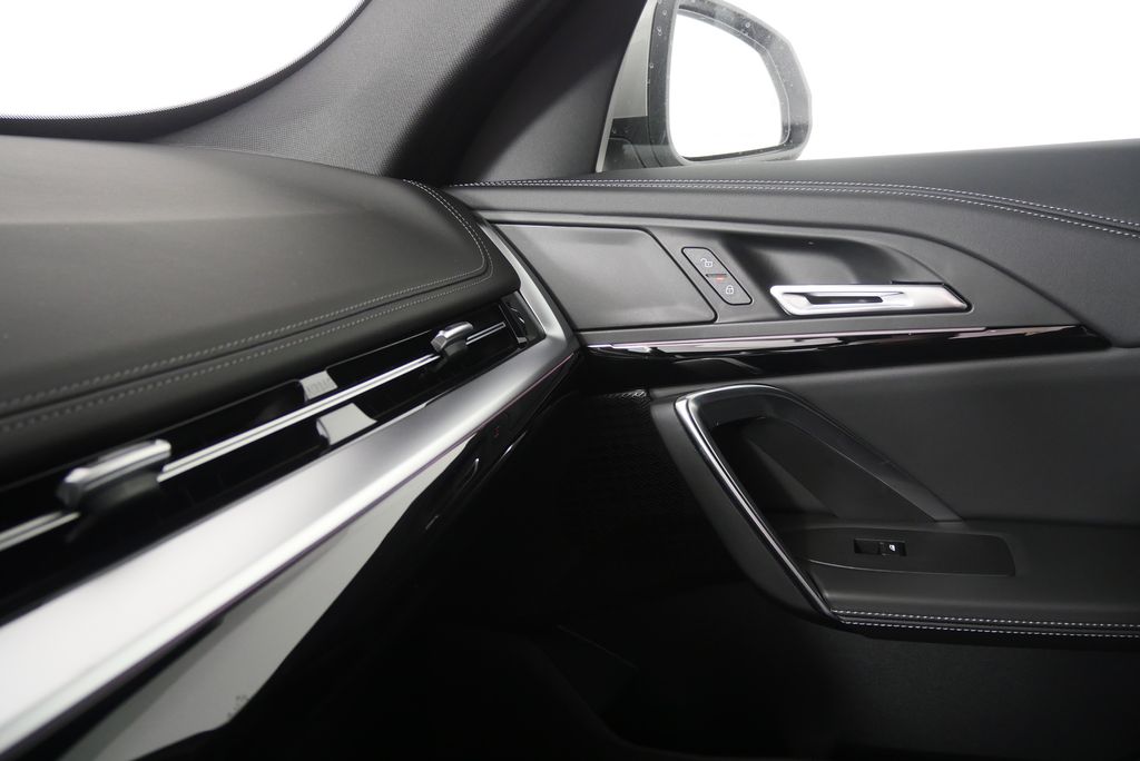 Thumbnail: 2025 BMW X1 - 23