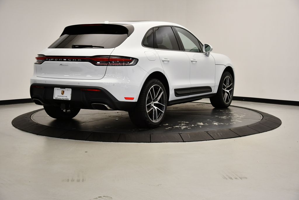 Thumbnail: 2025 Porsche Macan - 5