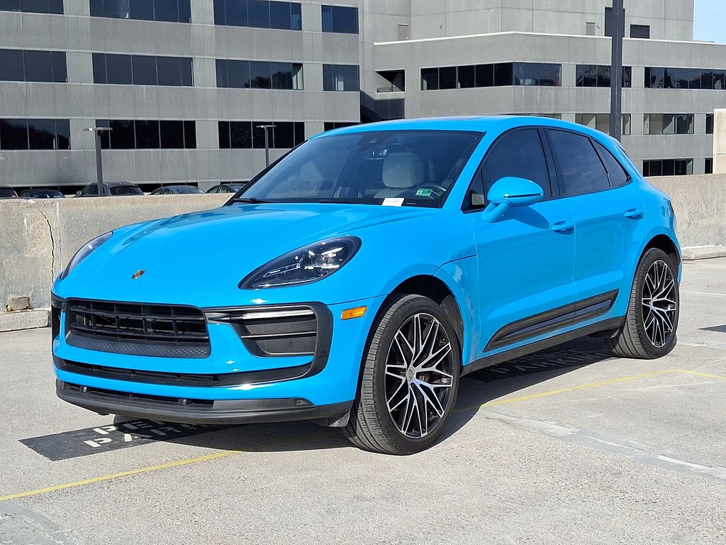 2022 Porsche Macan  -
                Vienna, VA