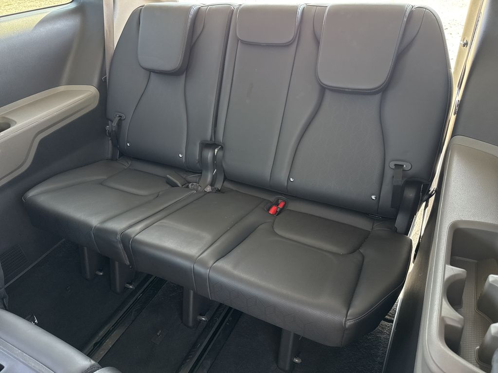 Used 2026 Kia Carnival Van