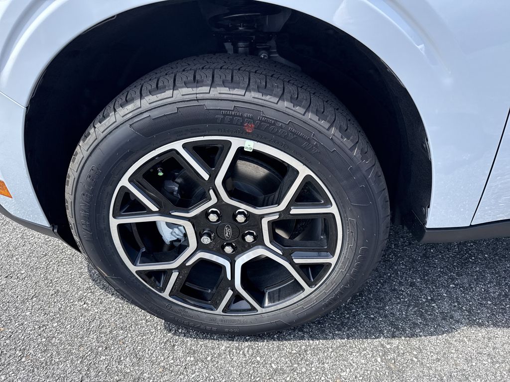 2026 White Ford Maverick Lariat AWD Truck