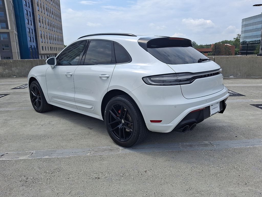 Thumbnail: 2022 Porsche Macan - 10