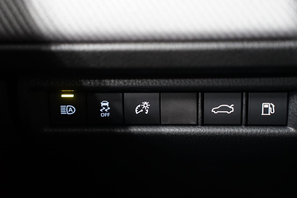 2025 Toyota Camry SE 25