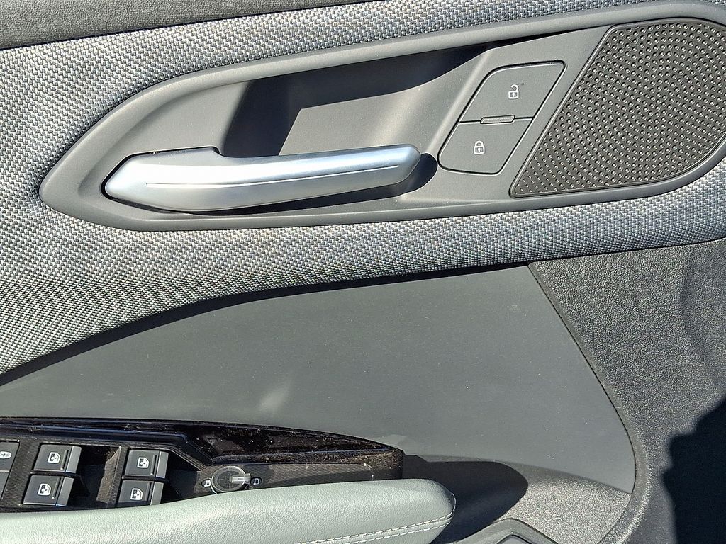 Thumbnail: 2026 Audi Q3 - 9