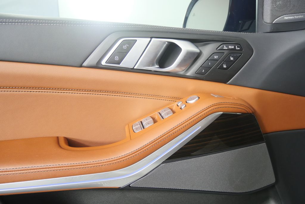 Thumbnail: 2025 BMW X7 - 8