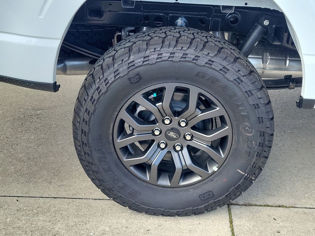 View vehicle photo 5