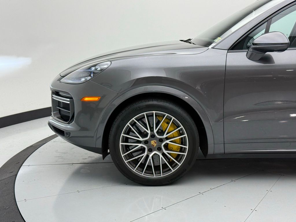 2021 Porsche Cayenne Turbo 31