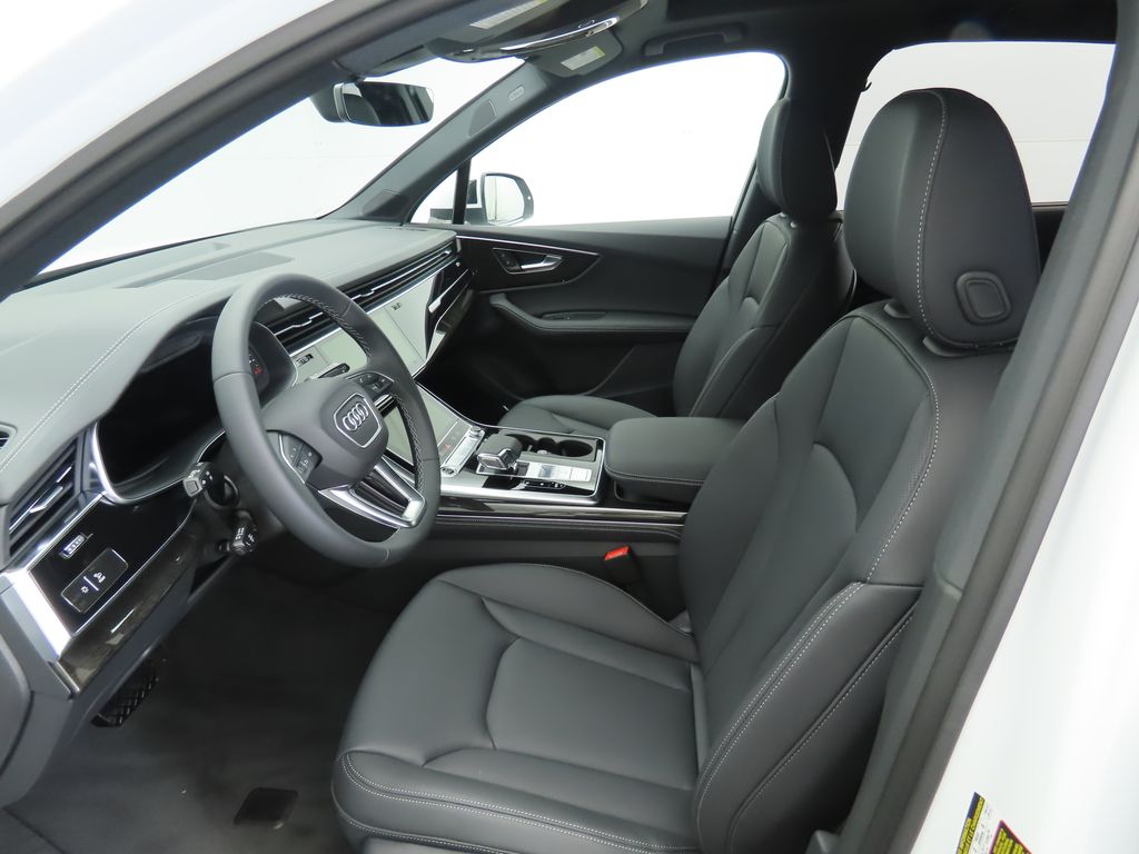 Thumbnail: 2025 Audi Q7 - 21