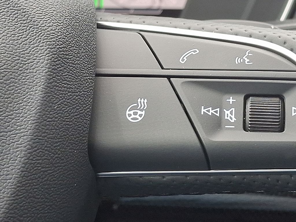 2025 Audi SQ5  18