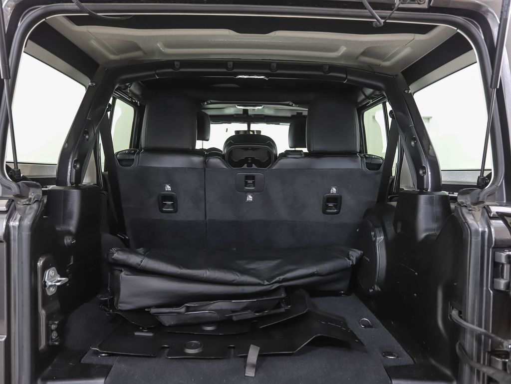 Thumbnail: 2020 Jeep Wrangler - 23
