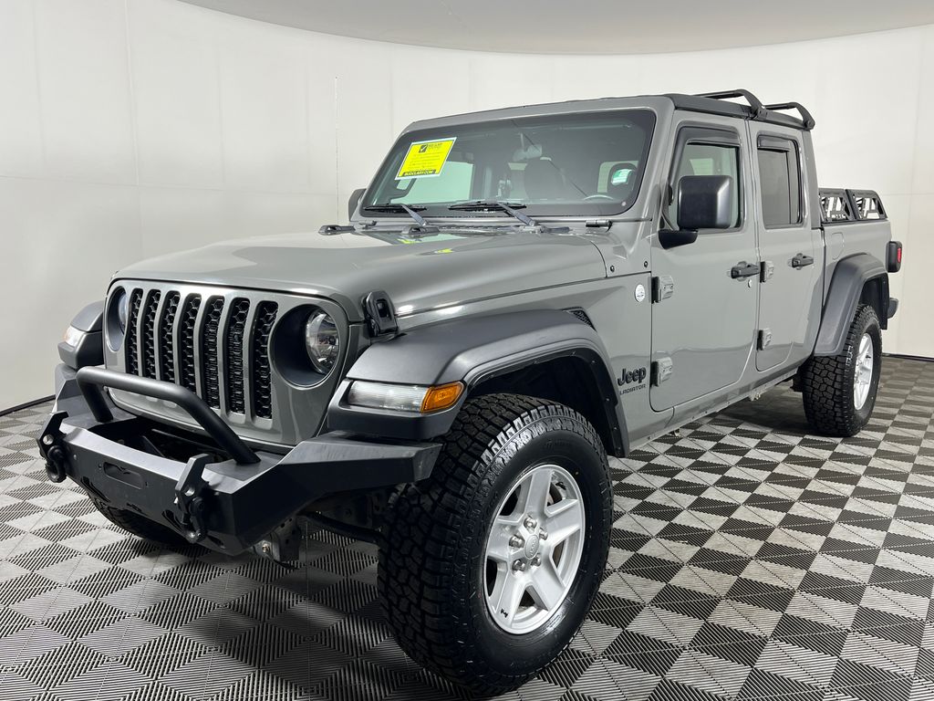 Sting-Gray Clearcoat 2020 Jeep Gladiator Pickup Truck Four-Wheel Drive 8-Speed Automatic