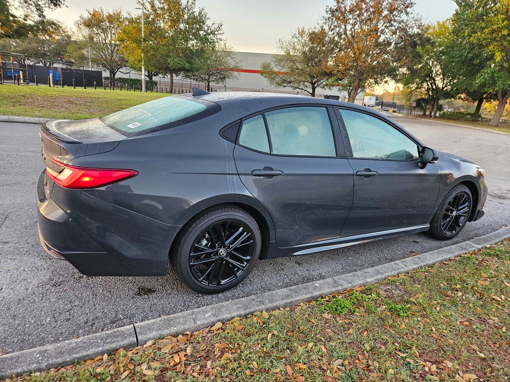 2025 Toyota Camry SE 5