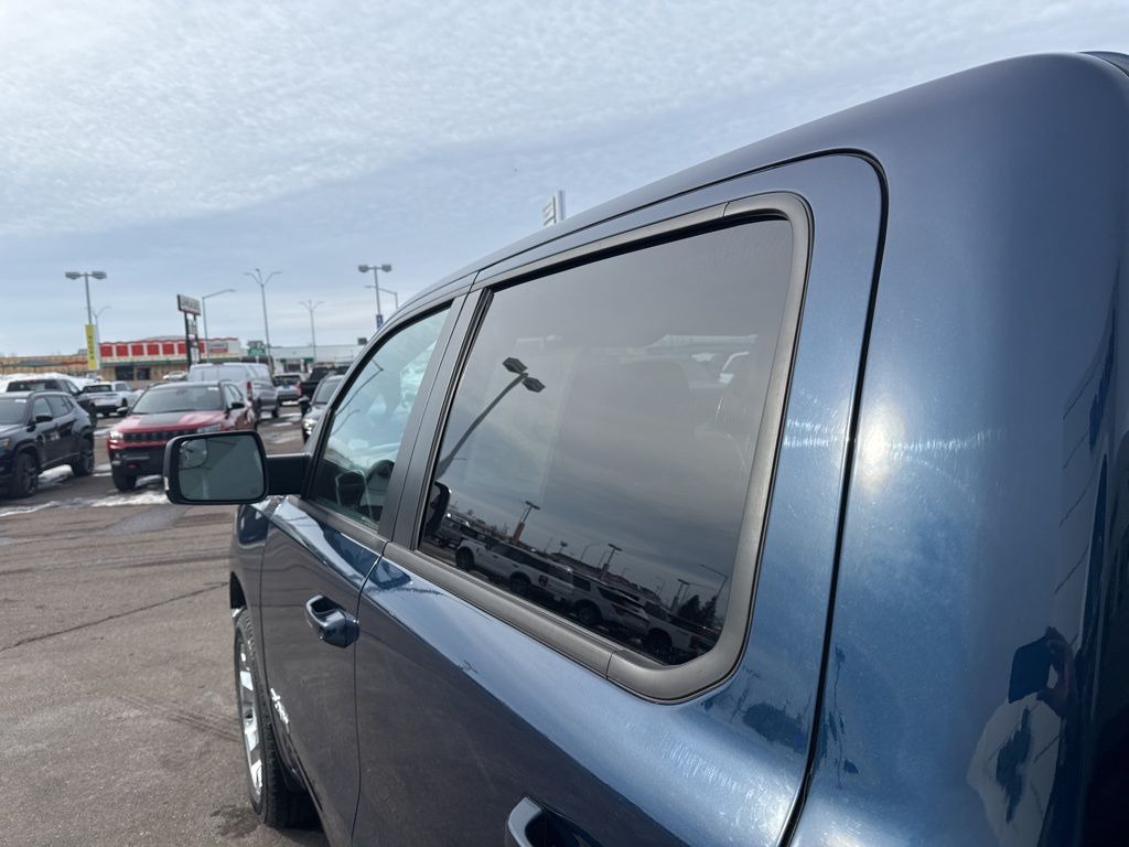 Certified Used 2022 Blue Ram Big Horn/Lone Star image 31