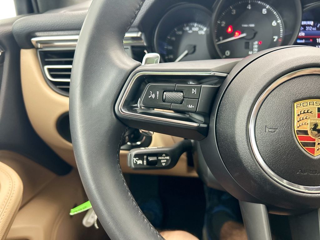 Thumbnail: 2025 Porsche Macan - 13