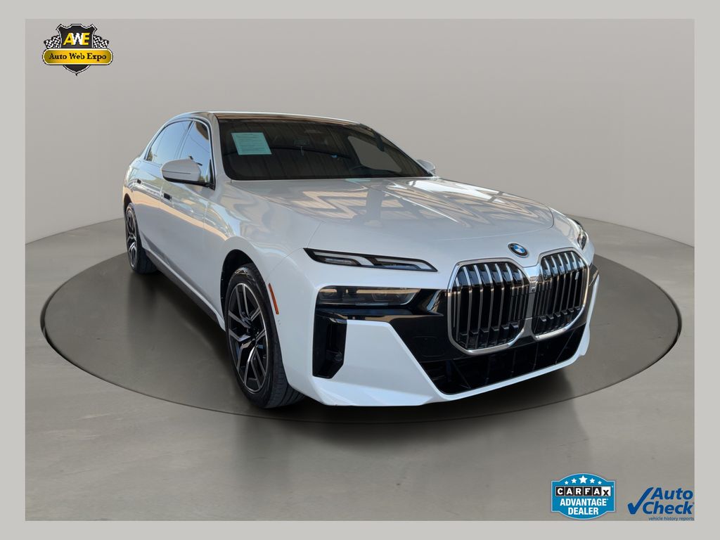 Mineral White Metallic 2025 BMW i7 Sedan Rear-Wheel Drive Automatic
