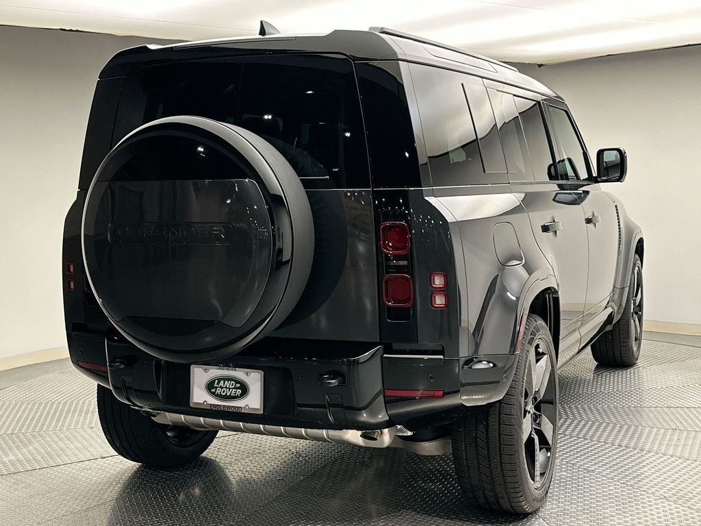 2025 Land Rover Defender 110 3