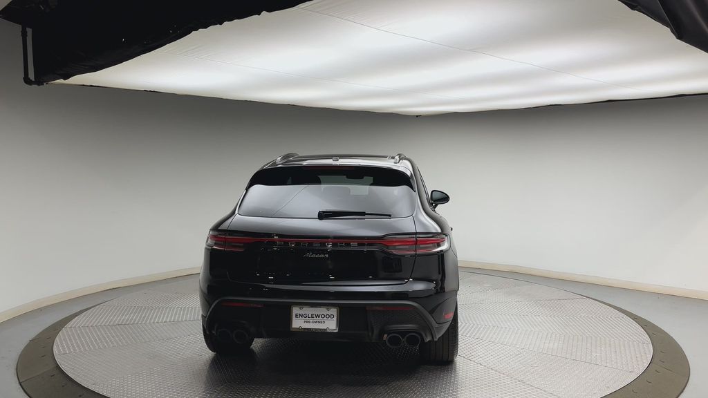 Thumbnail: 2024 Porsche Macan - 3