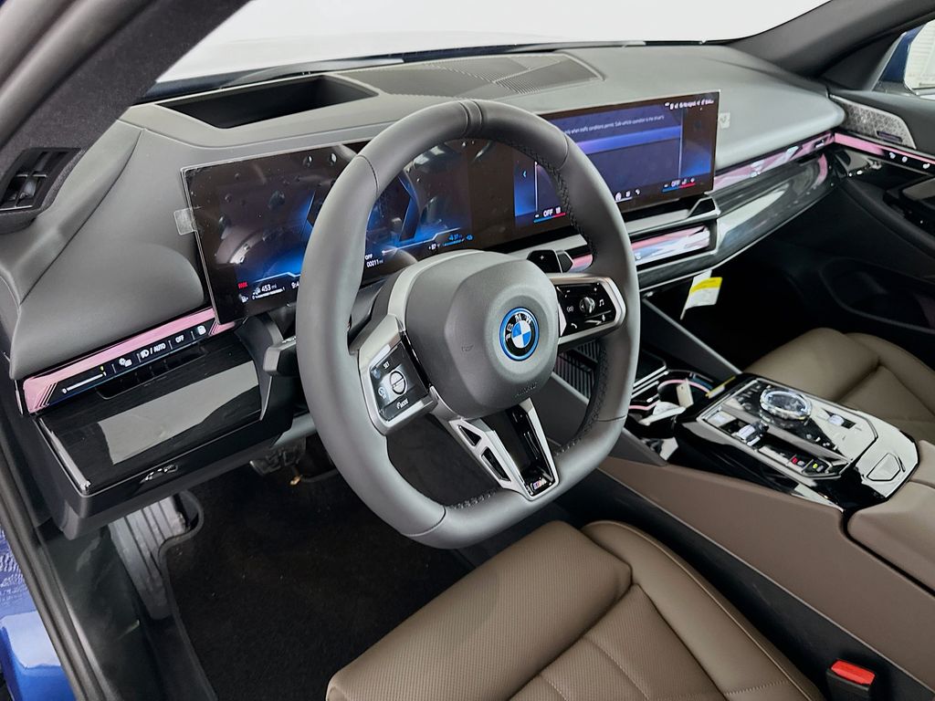 Thumbnail: 2026 BMW 5 Series - 9