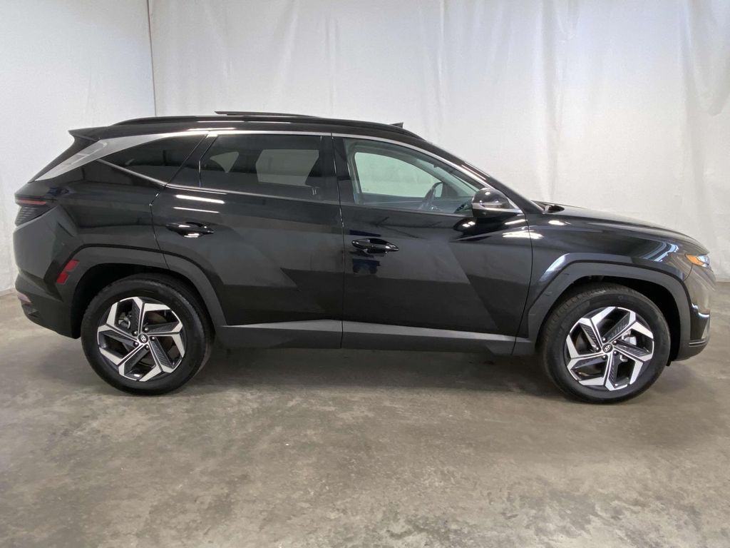 2024 Hyundai Tucson Hybrid Limited photo 2