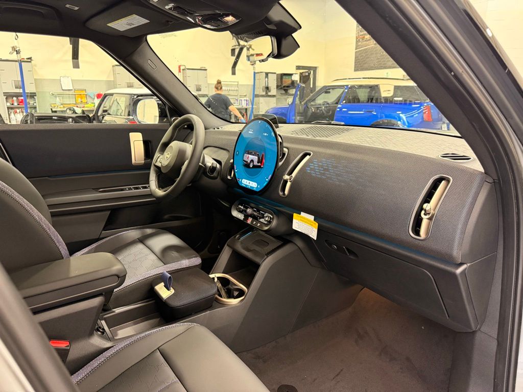 Thumbnail: 2025 MINI Cooper Countryman - 28