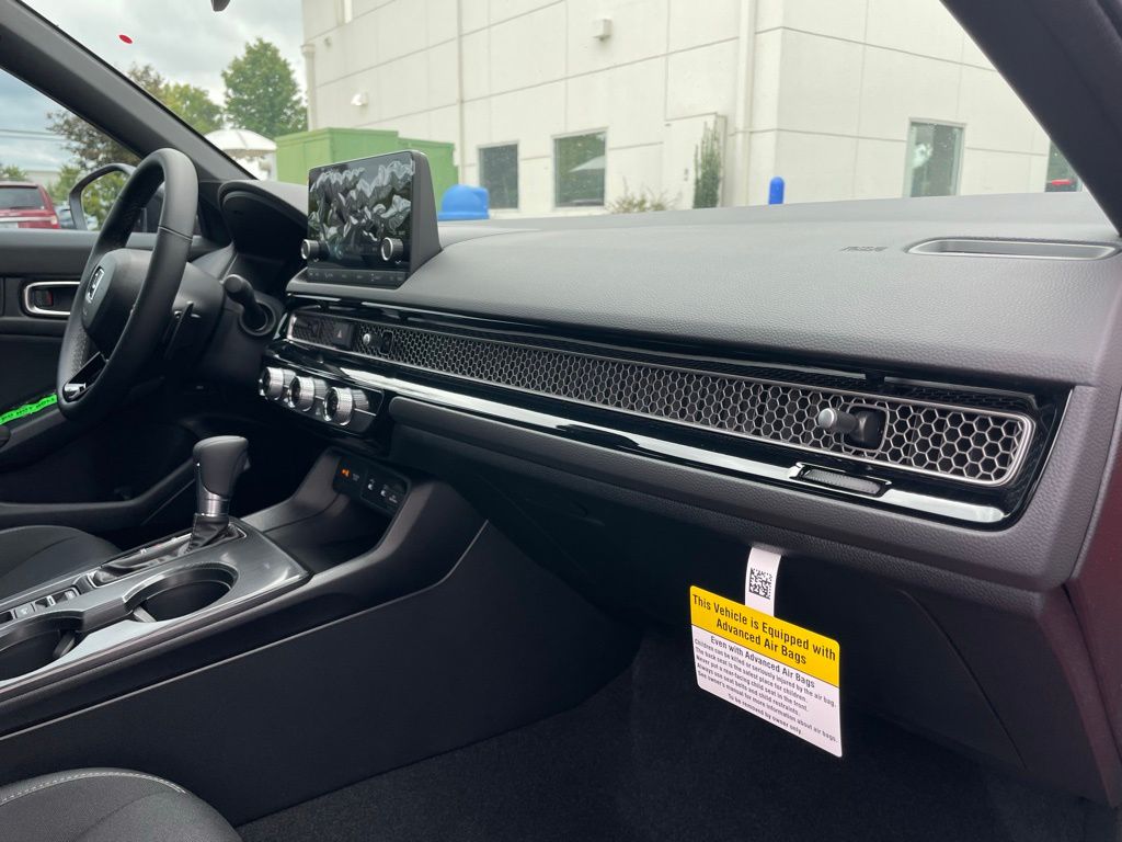 2025 Honda Civic Sport 32