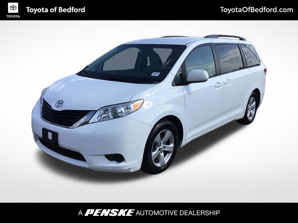 2013 Toyota Sienna LE -
                  Bedford, OH