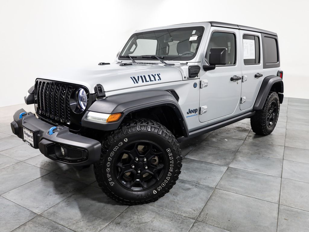 View vehicle photo 4