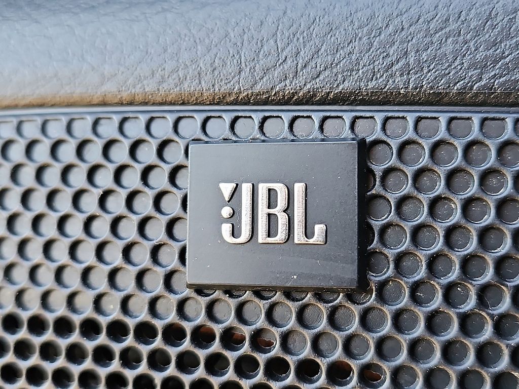 Thumbnail: 2018 Toyota Tacoma - 16