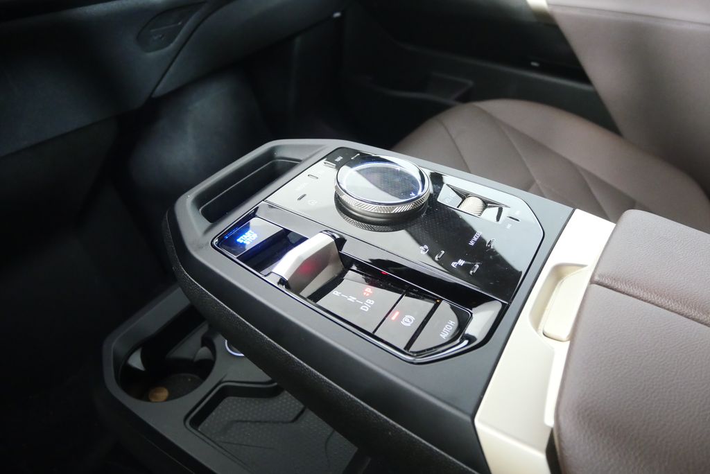 Thumbnail: 2025 BMW iX - 24