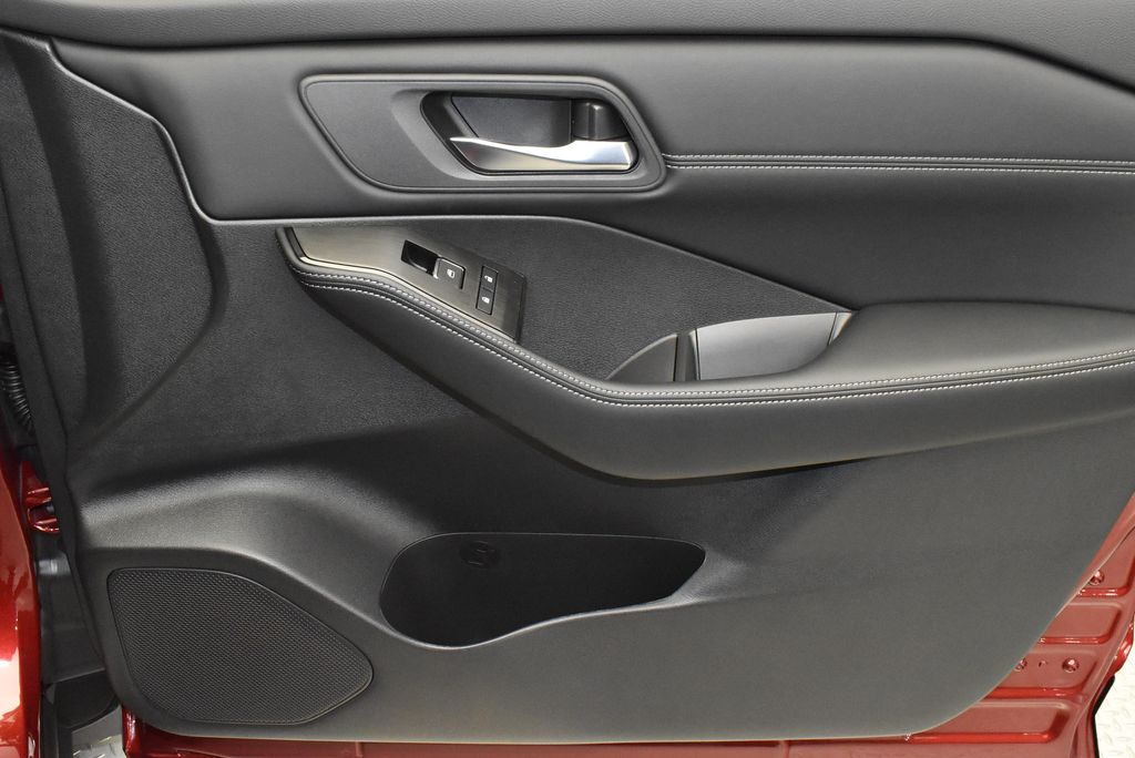 2025 Nissan Rogue SL 23