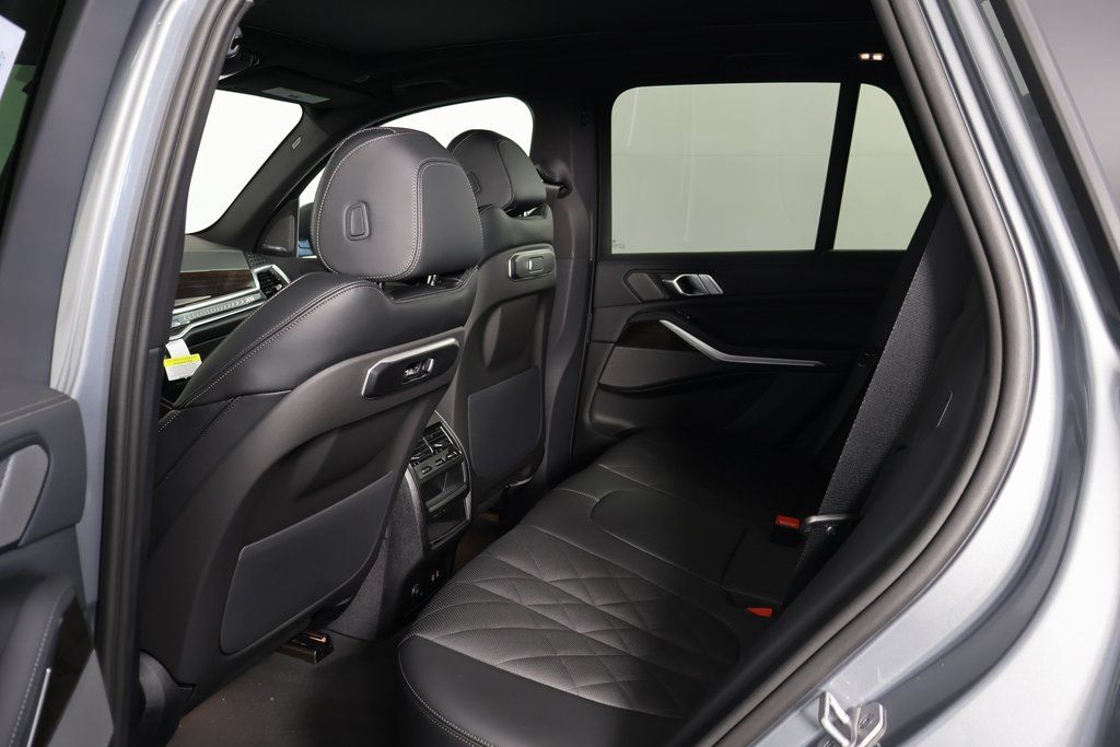 Thumbnail: 2026 BMW X5 - 6