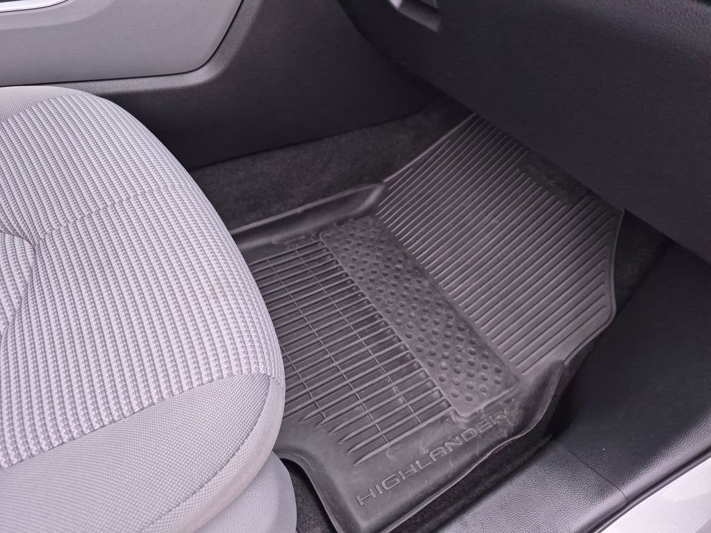 Used Car 2023 Toyota Highlander  L For Sale Under $40,000 In Austin, Texas