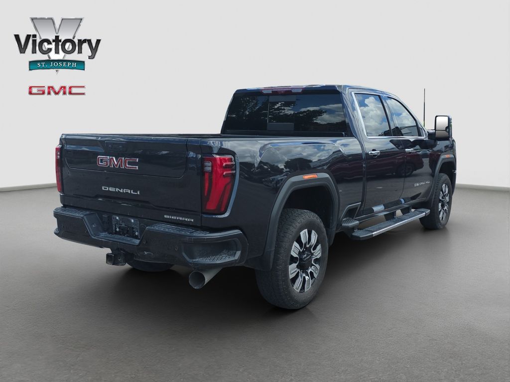 Used 2025 Silver GMC Denali image 17
