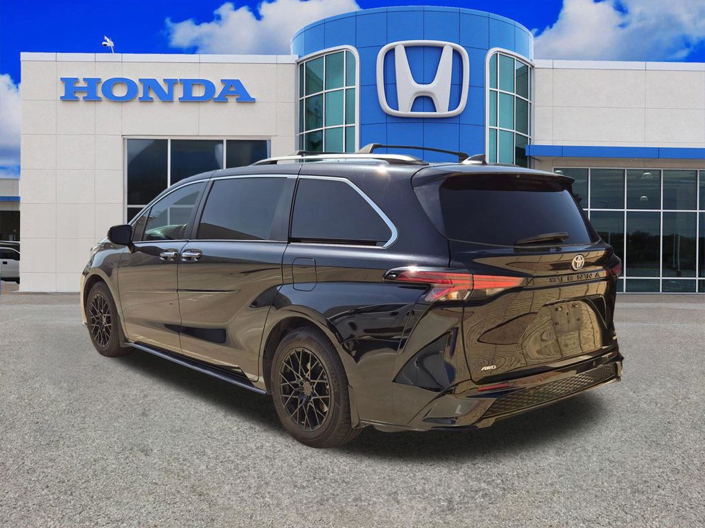 Used 2022 Toyota Sienna Van