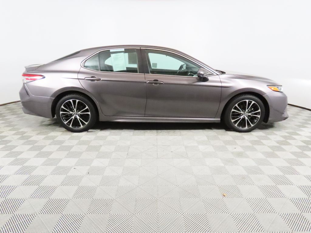 Thumbnail: 2018 Toyota Camry - 6