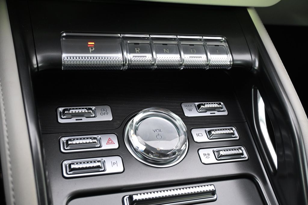 New 2026 White Lincoln Reserve image 28