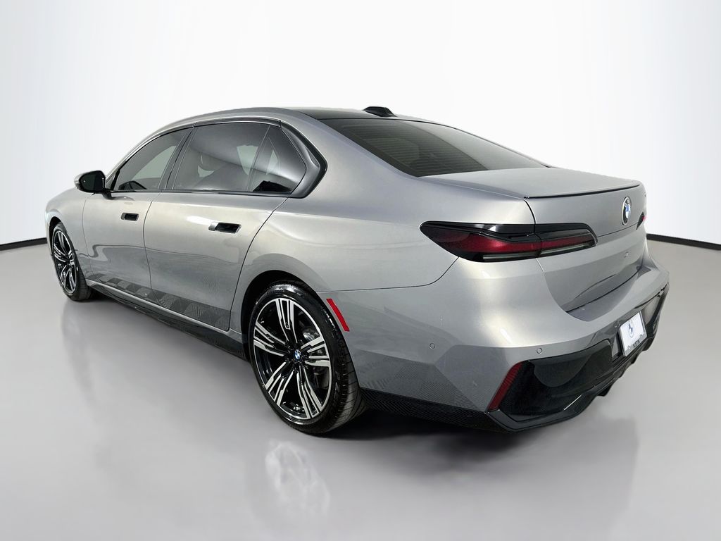 Thumbnail: 2025 BMW 7 Series - 7