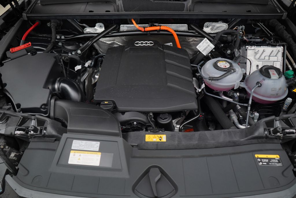 Thumbnail: 2025 Audi Q5 - 13