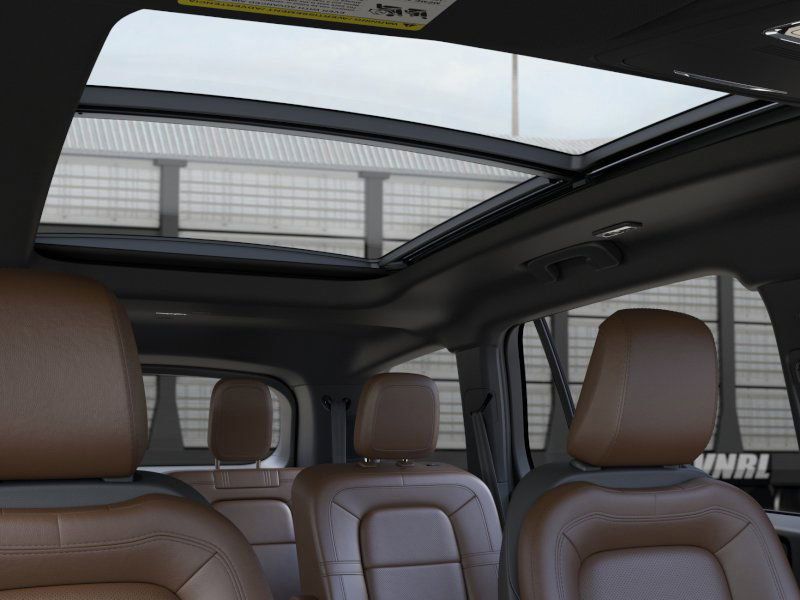 Thumbnail: 2025 Lincoln Aviator - 22