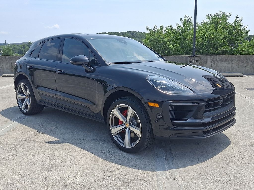 Thumbnail: 2026 Porsche Macan - 7