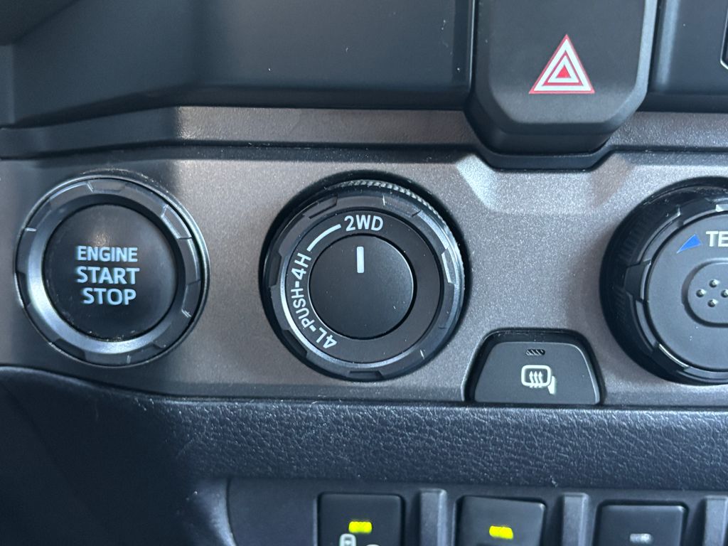 Thumbnail: 2019 Toyota Tacoma - 16
