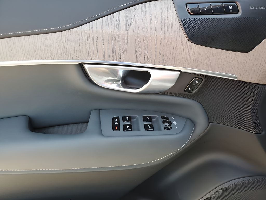 Used Car 2024 Volvo Xc90 Recharge Plug-in Hybrid  Ultimate For Sale Under $60,000 In Austin, Texas