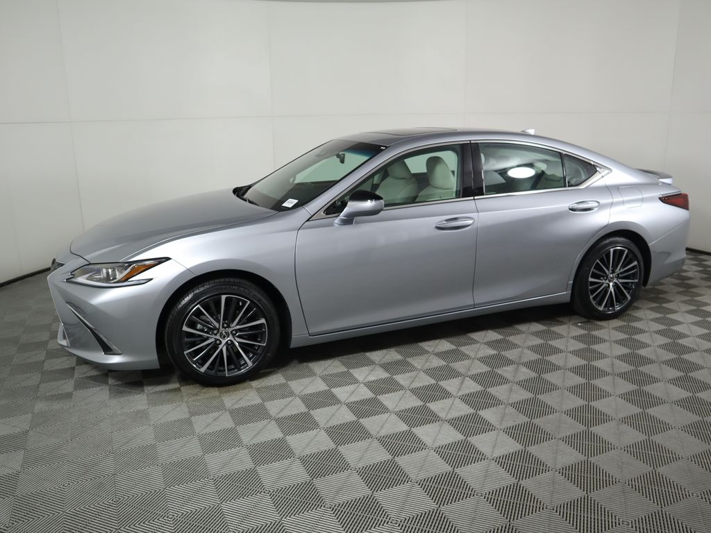 2025 Lexus ES Hybrid 300h 8