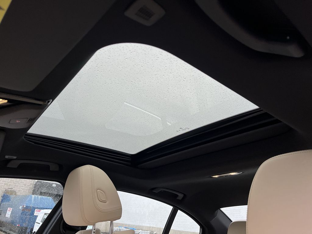 Thumbnail: 2025 BMW 3 Series - 22