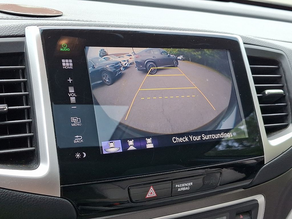 Thumbnail: 2016 Honda Pilot - 19