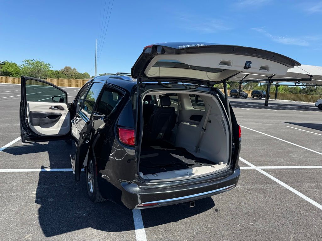 Thumbnail: 2019 Chrysler Pacifica - 25