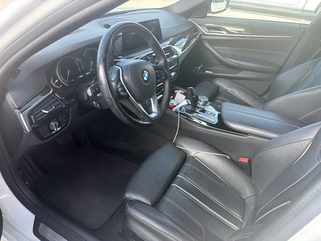Used 2019 White Metallic BMW 540i xDrive image 23